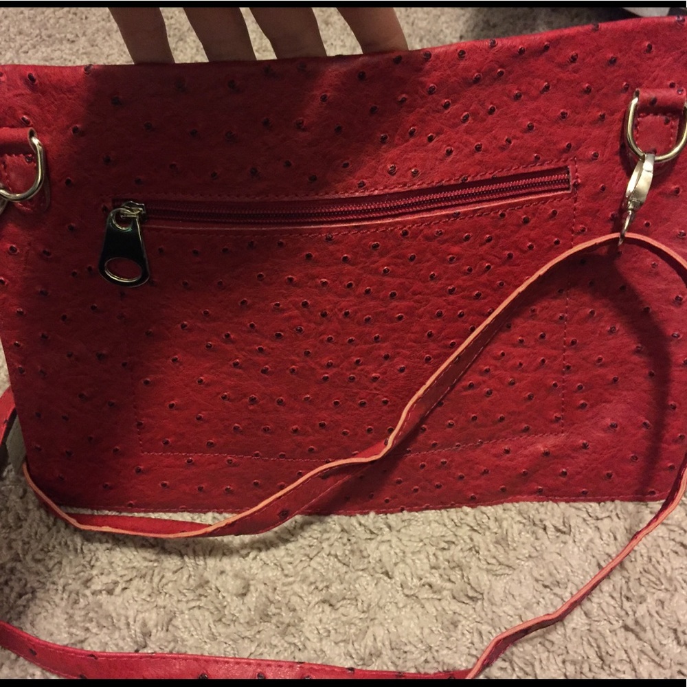 Red purse - Picture 3 of 5